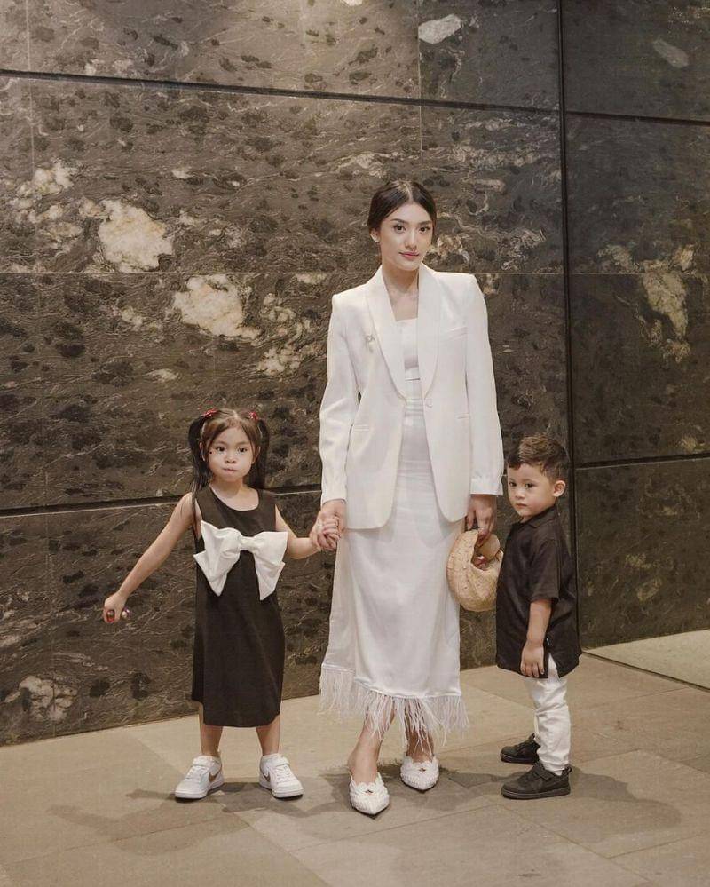 Instagram.com/anissaaziza